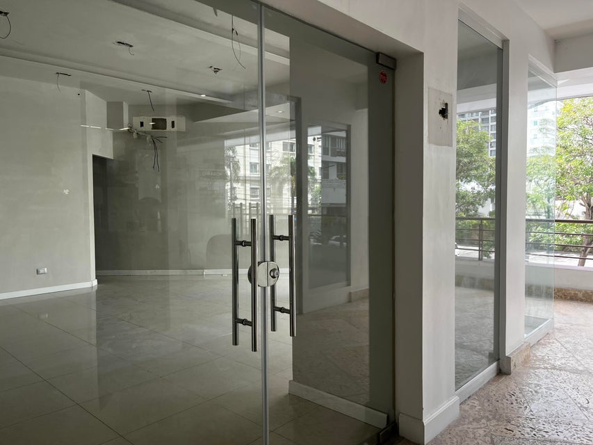 oficinas y locales comerciales - Local en alquiler en piantini 0