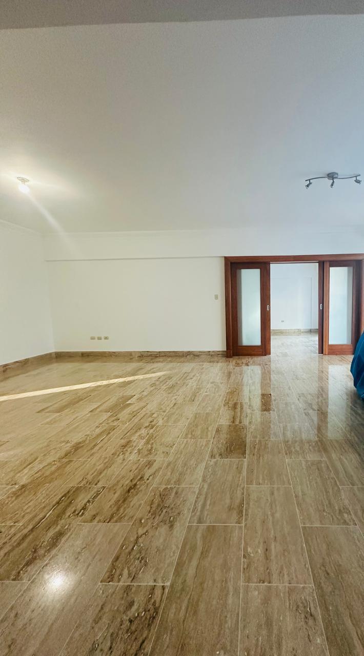 apartamentos - Se Renta Apart. de 3 Habitaciones en Naco 2