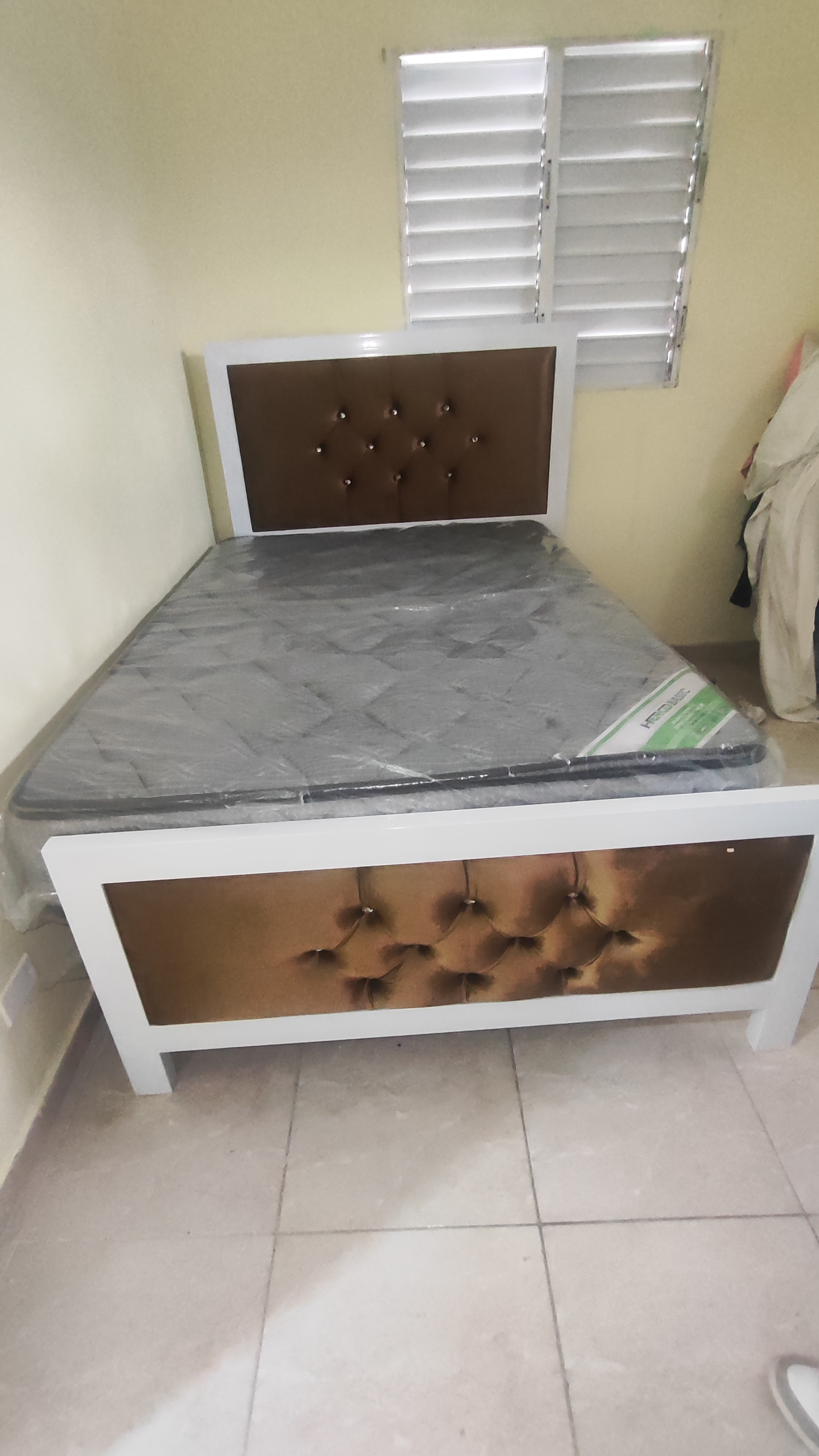 muebles y colchones - Vendo cama nueva.  1