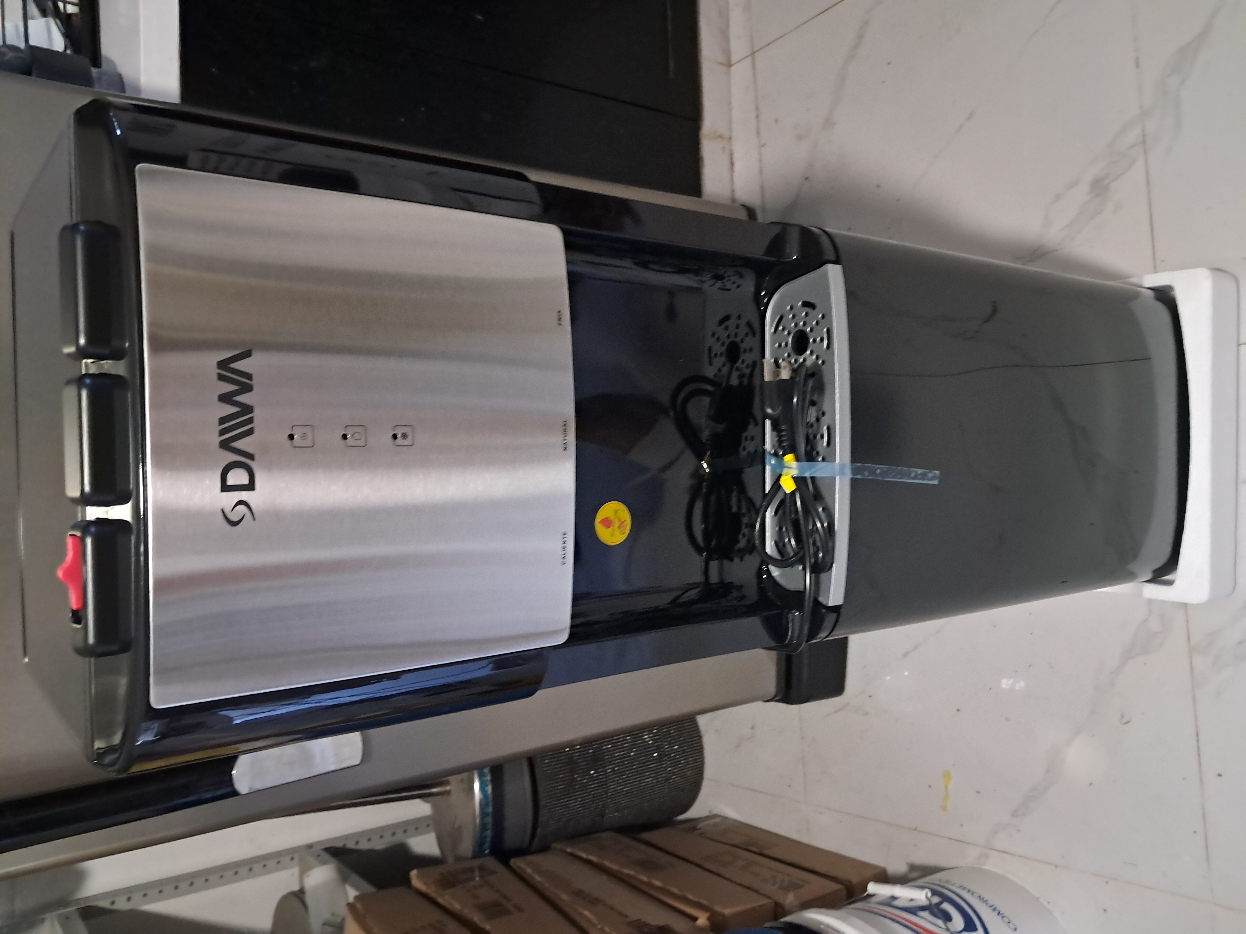cocina - Bebedero moderno  con el botellón dentro  nuevo  0