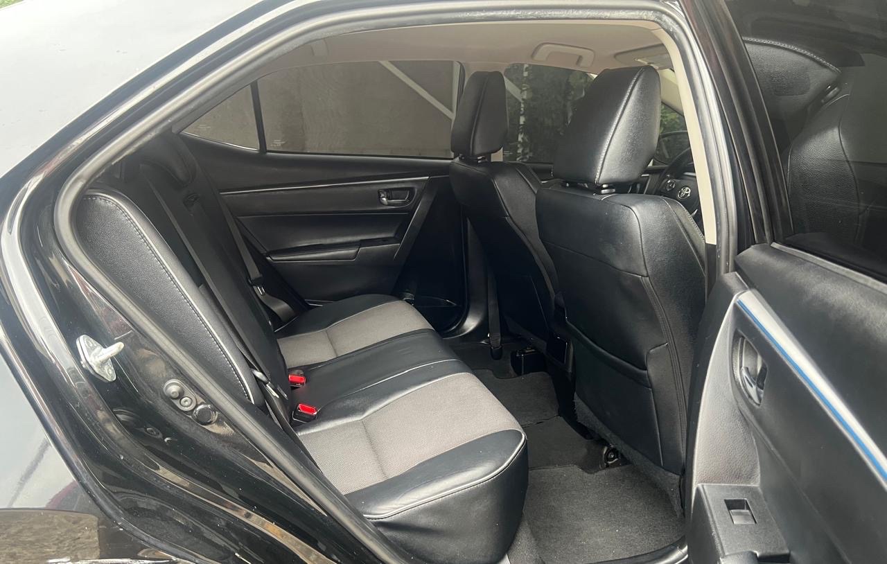 carros - Toyota corolla negro tipo S 5