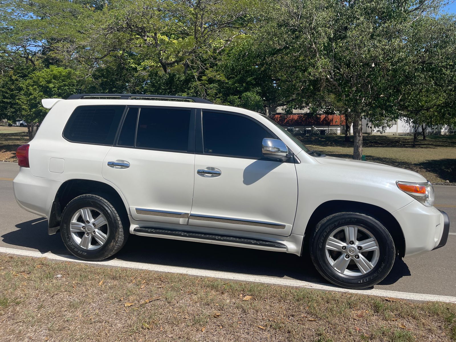 jeepetas y camionetas - TOYOTA LAND CRUISER 2015 1