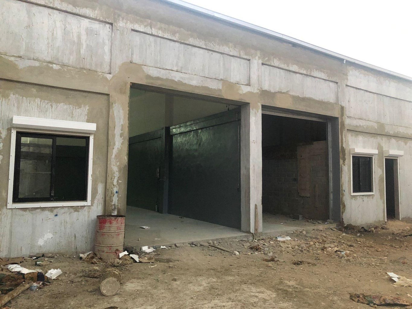 oficinas y locales comerciales - Proyecto de naves industriales  1