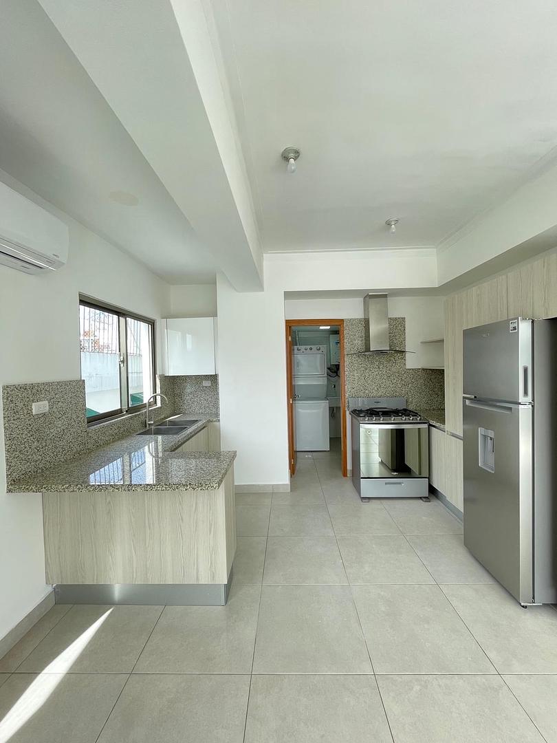 apartamentos - apartamento vacio de tres habitaciones en alquiler Santo Domingo Mirador Sur