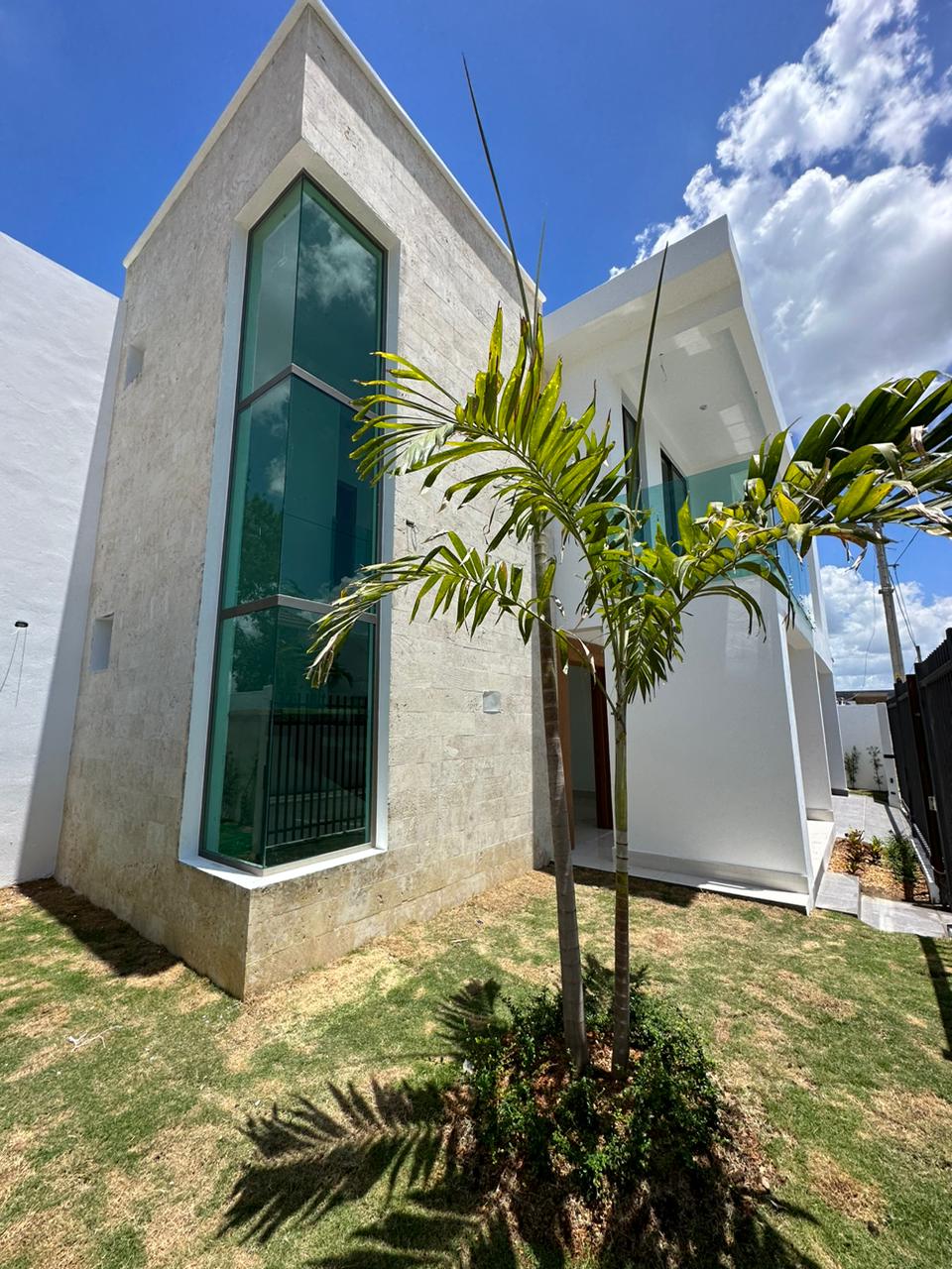 casas - MODERNA CASA EN VENTA DE DOS NIVELES!