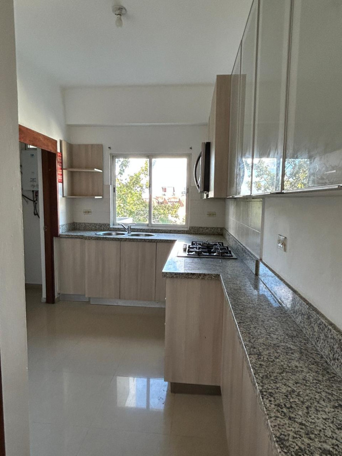 apartamentos - Vendo Penthouse 3 Habitaciones 3 Baños 3 Parqueos  5