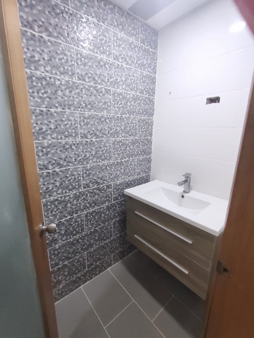 apartamentos - Apartamento en Venta
 SERRALLES
USD 240,000.00
Mantenimiento: RD$12,000.00
 3