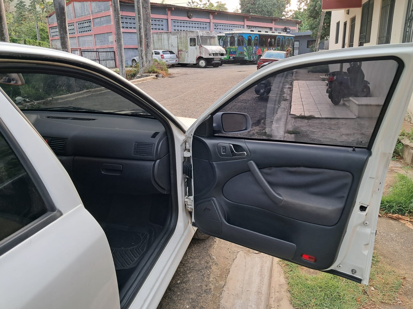 carros - Skoda octavia 2008 gasolina 1.6 impecable  1