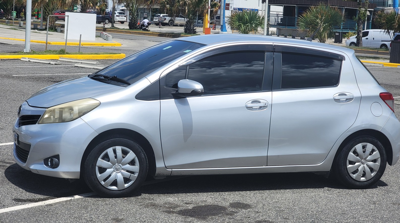 carros - Toyota Vitz 2011 en venta (Caja Nueva) 2