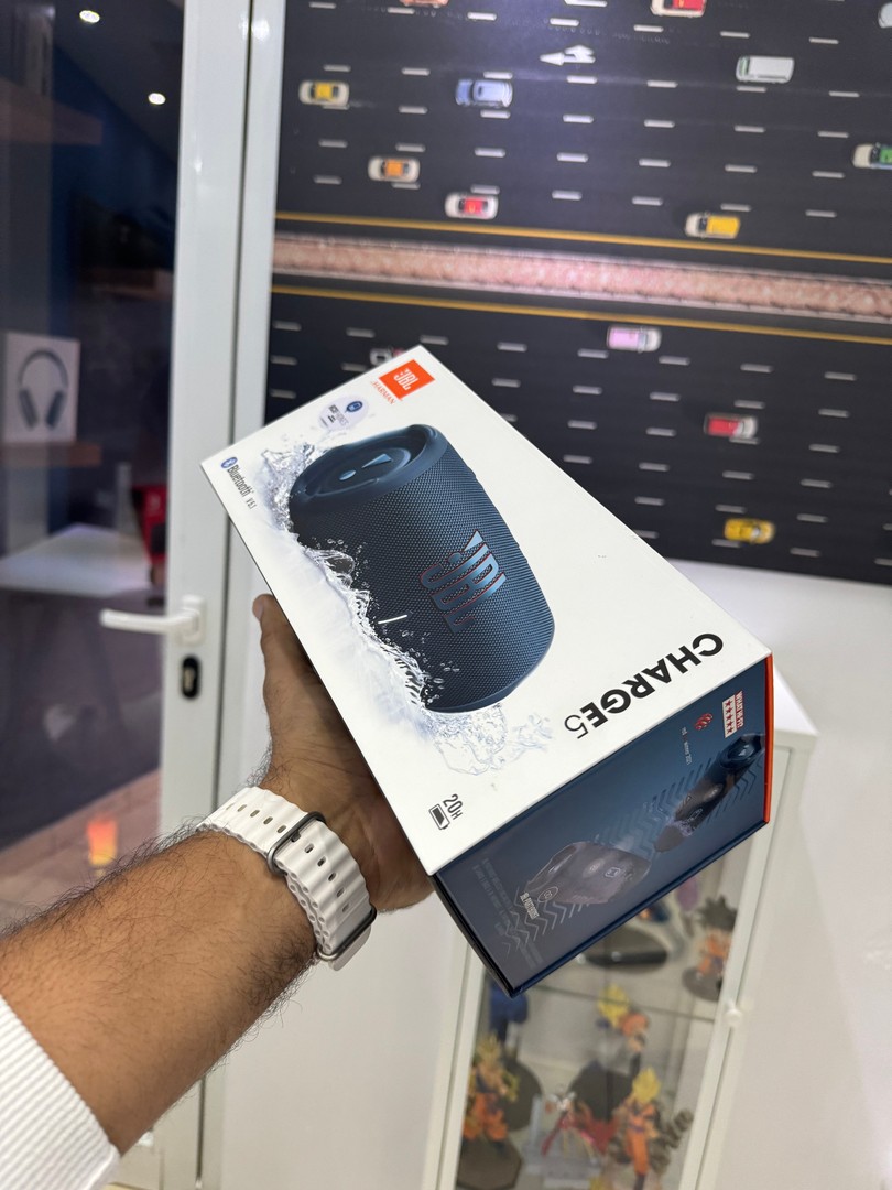 camaras y audio - Vendo Bocina inalámbrica JBL Charge 5 Blue Nuevo Sellado, Original $ 10,500 NEG