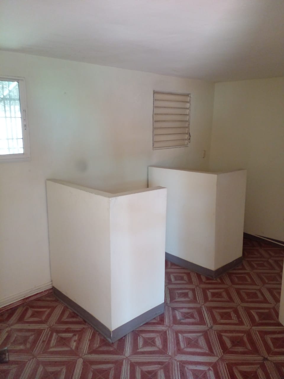 oficinas y locales comerciales - ALQUILO LOCAL CENTRICO 4