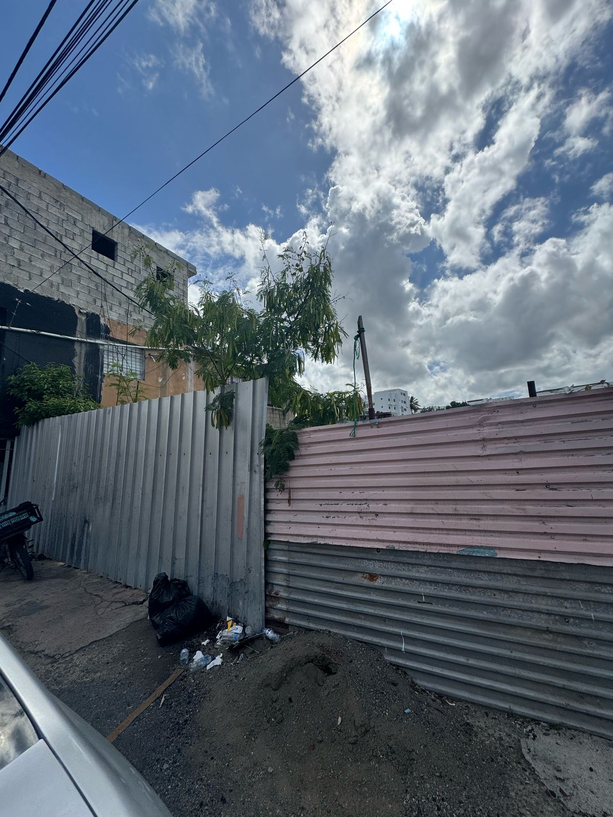 solares y terrenos -  Solar de 804 Metros En La Avenida Los Próceres 1