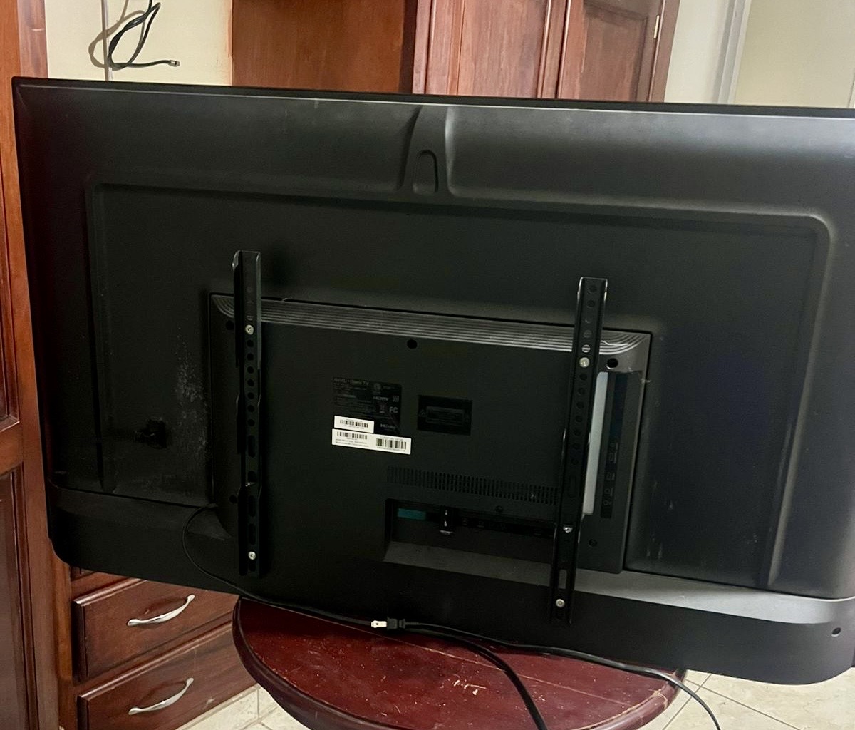 tv - Vendo televisor inteligente ONN de 50 pulgagas Roku integrado 4K Ultra HD
  1