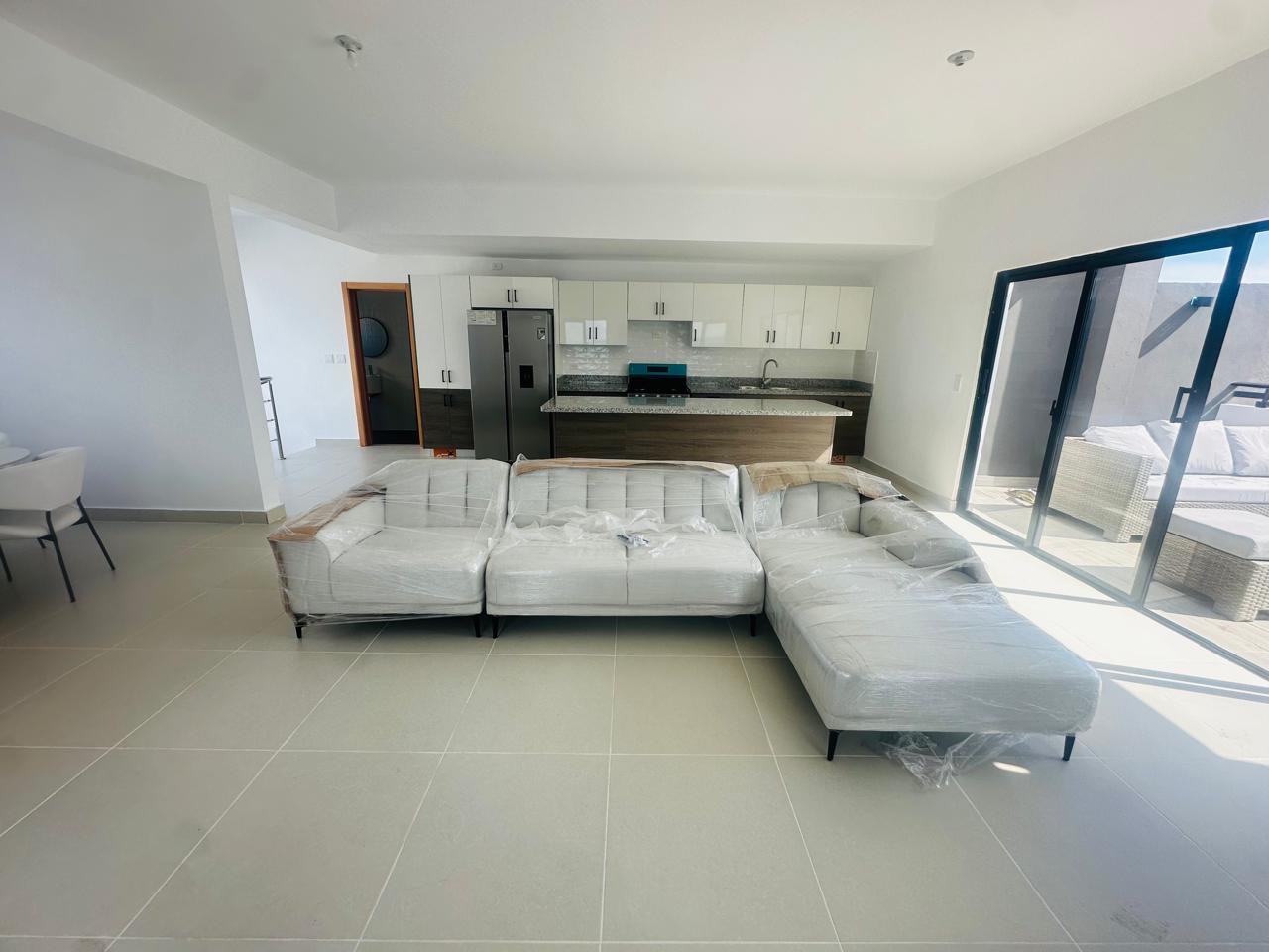penthouses - Evaristo morales 

Tenemos disponibles PENTHOUSE 2 niveles 
Semi amueblado 

 2