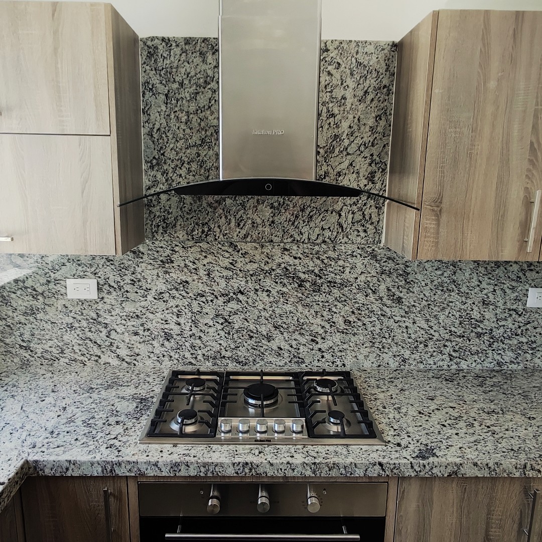 apartamentos - Apartamento en alquiler con linea blanca en Evaristo Morales
 3