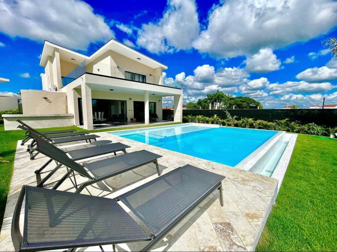 apartamentos - La Romana
Residencial la Estancia
Primera línea del golf 
urbanización exclusiva 2