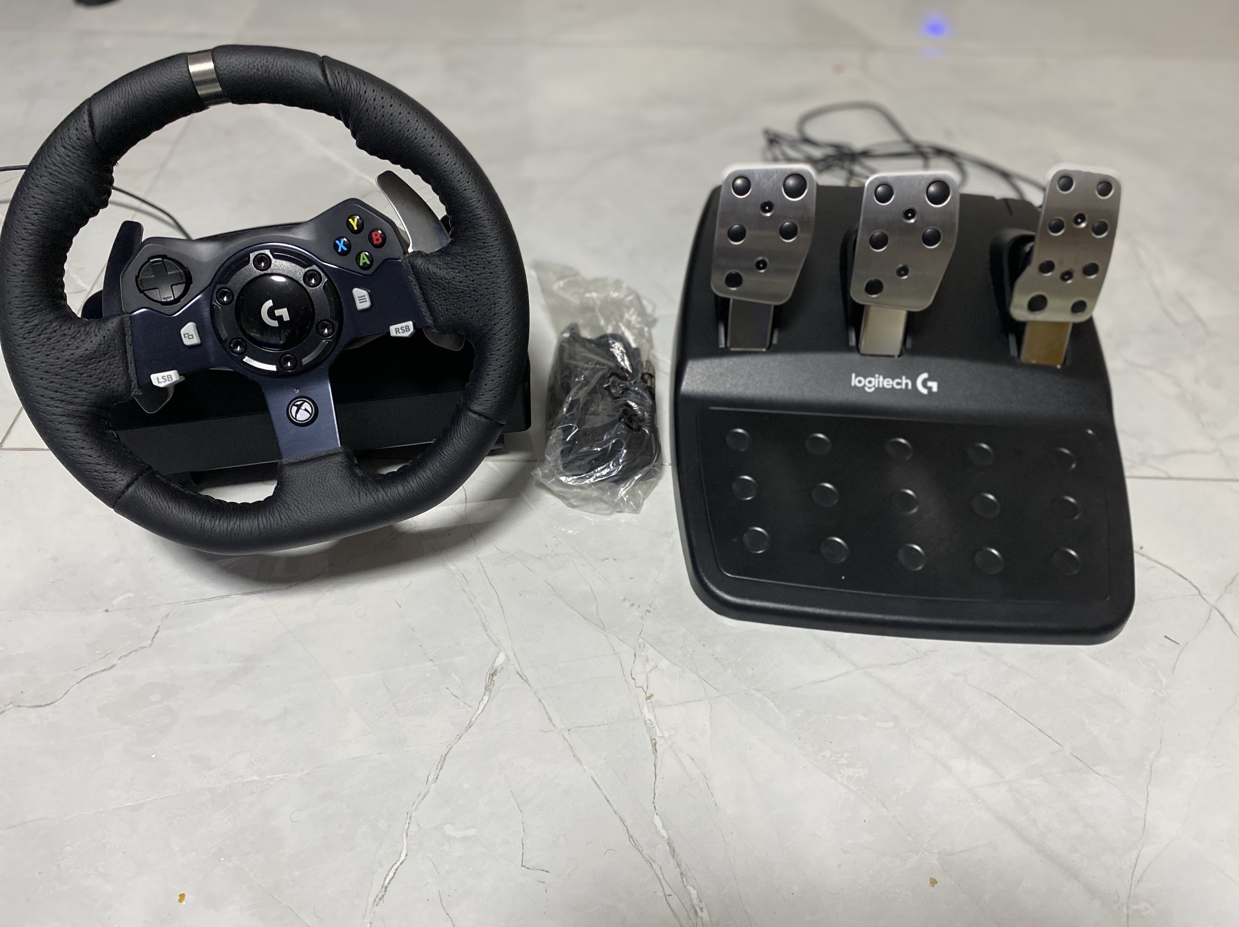 consolas y videojuegos - Volante Logitech g920 completamente nuevo  1