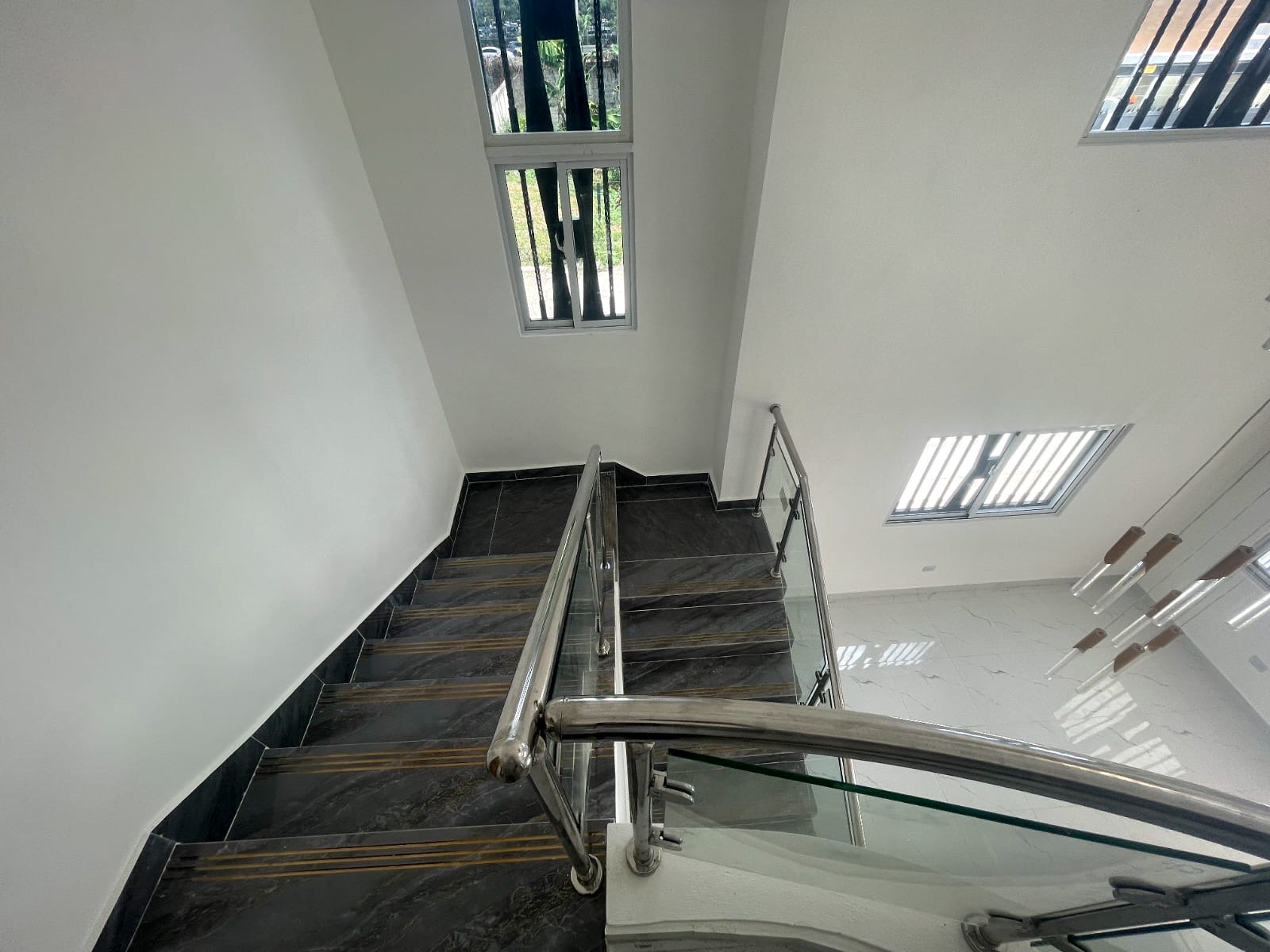 casas - venta de casa en la autopista de san isidro con piscina prado oriental  3