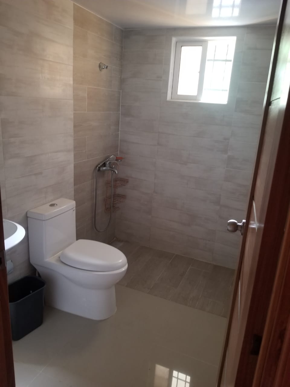 apartamentos - ALQUILO APARTAMENTO, AMUEBLADO REP DE COLOMBIA 4