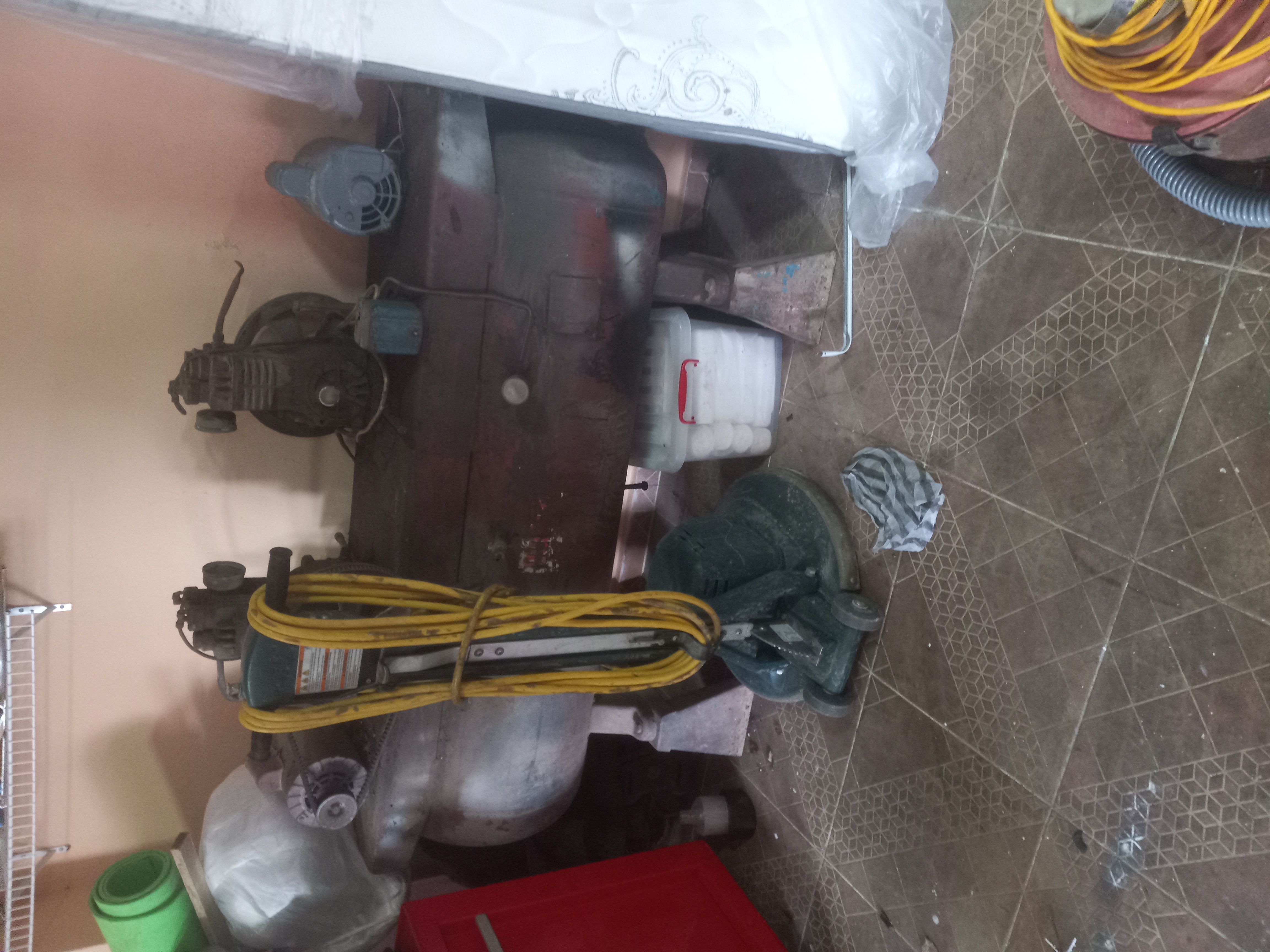 construccion e industrial - Compresor eléctrico industrial,  150 PSI , 80 Gls. 0