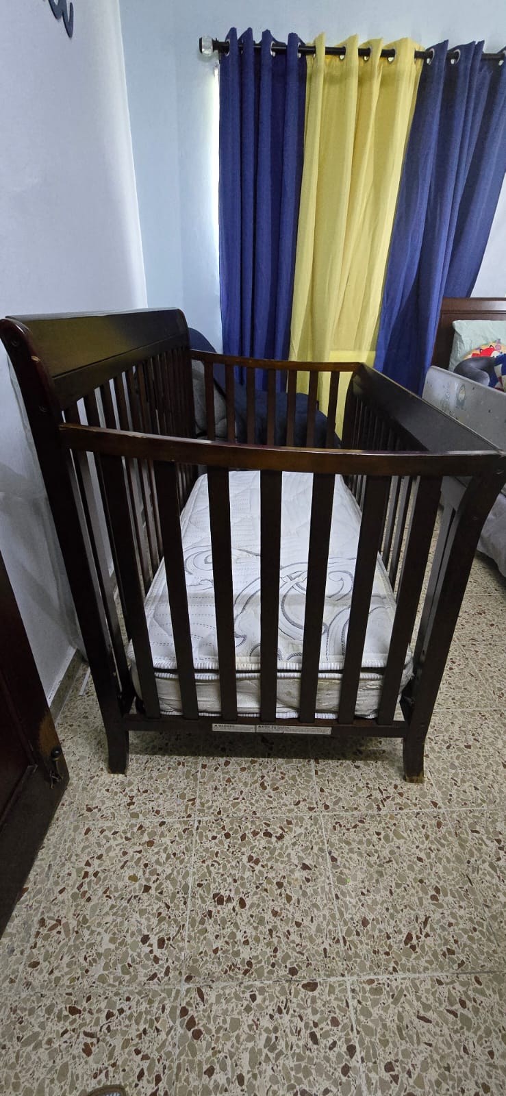 muebles - Cuna para Bebe y colchón  1