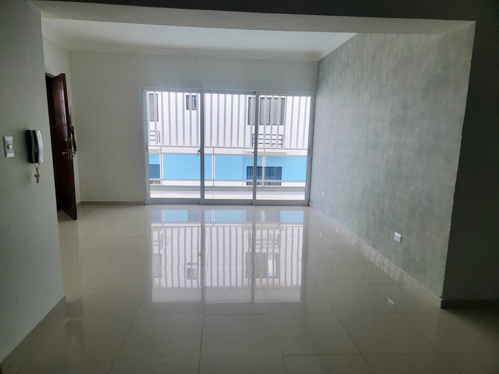 apartamentos - Venta de apartamento en el millon 3 habitaciones 9
