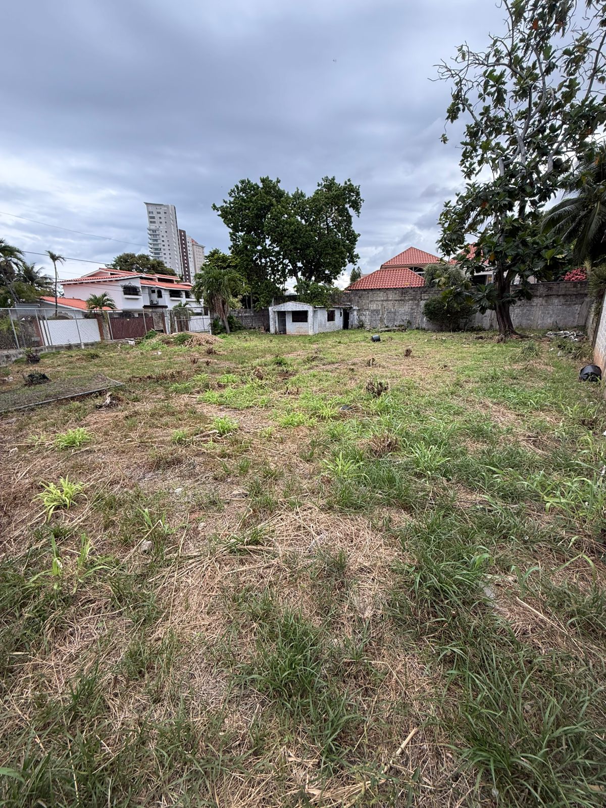 solares y terrenos - Venta de solar en Los cacicazgos