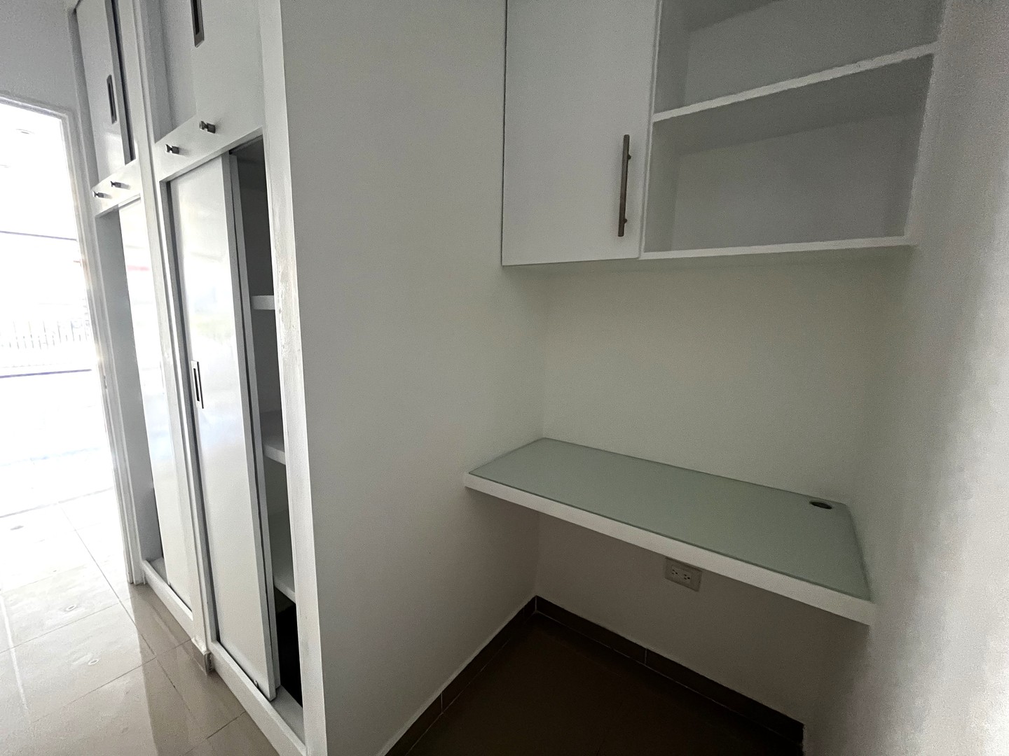 oficinas y locales comerciales - Local Comercial En Alquiler En Piantini De 46 M2 , Segundo Nivel 5