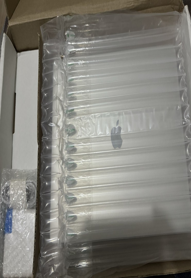 computadoras y laptops - Macbook Pro 16" / I9 / M4 Max / 32Gb RAM / 1000 GB SSD!!! Nueva !!!