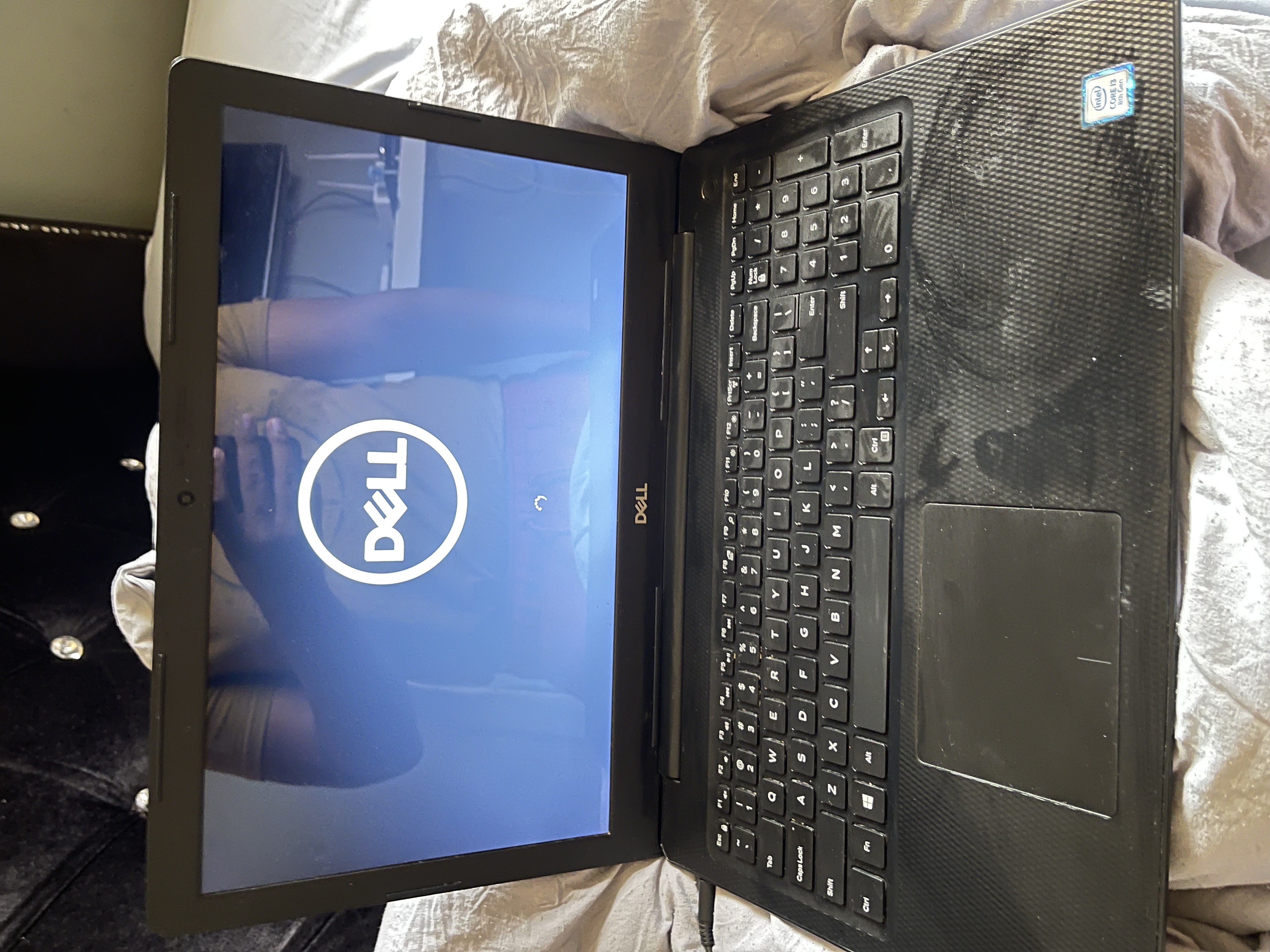 computadoras y laptops - laptop Dell inspirion usada en buen precio escriban interesados  0