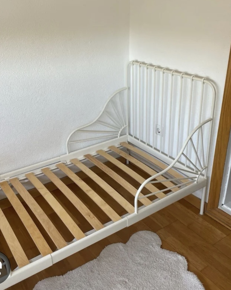 decoración y accesorios - Basé de cama  para niños  solo es la basé  no tien 0