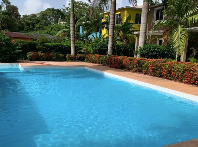 apartamentos - OPORTUNIDAD, Venta Apartamento de 2 Habitaciones con Piscina en Rio San Juan 0
