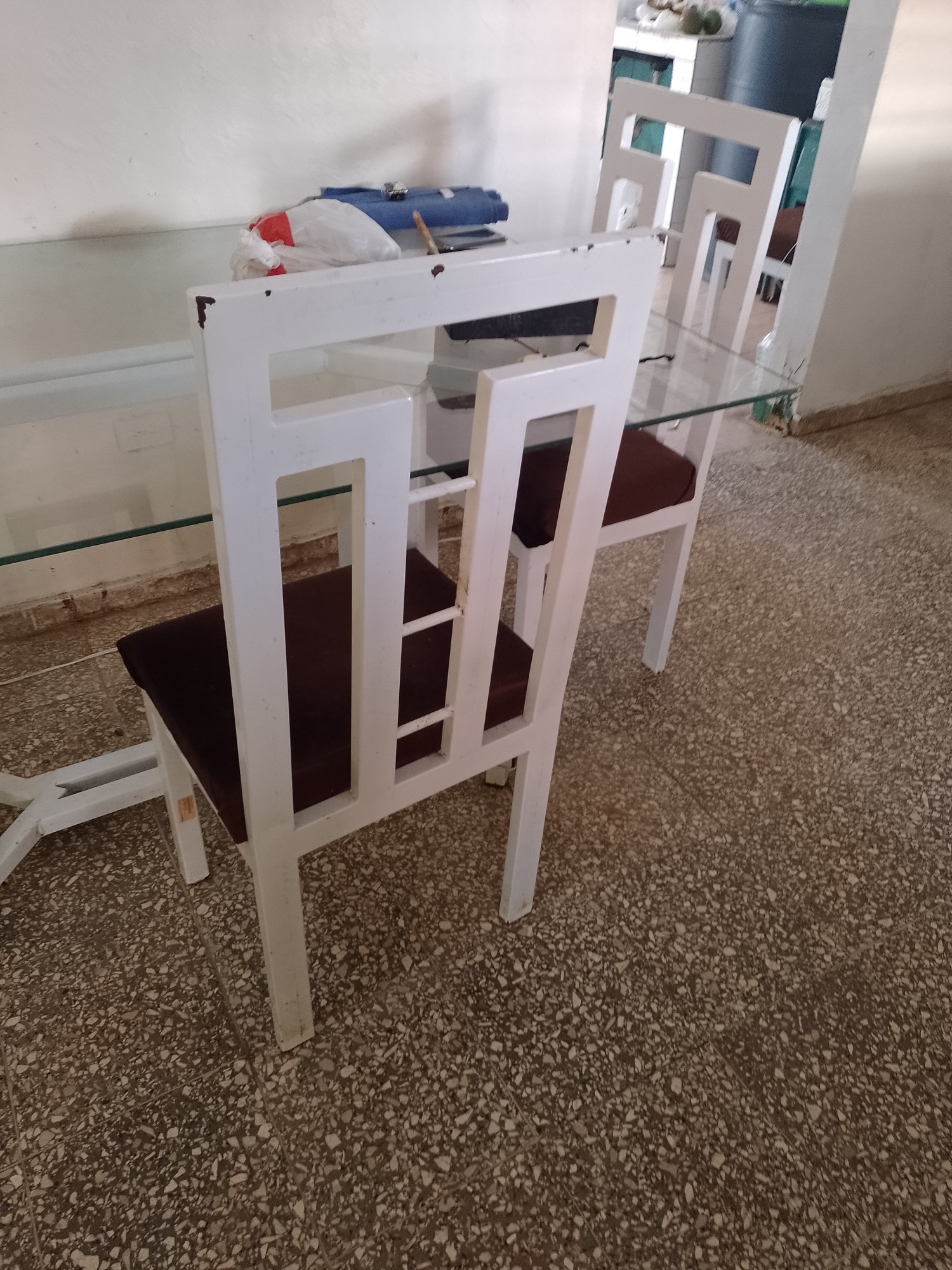 muebles y colchones - Juego de comedor blanco hierro y mesa cristal 1