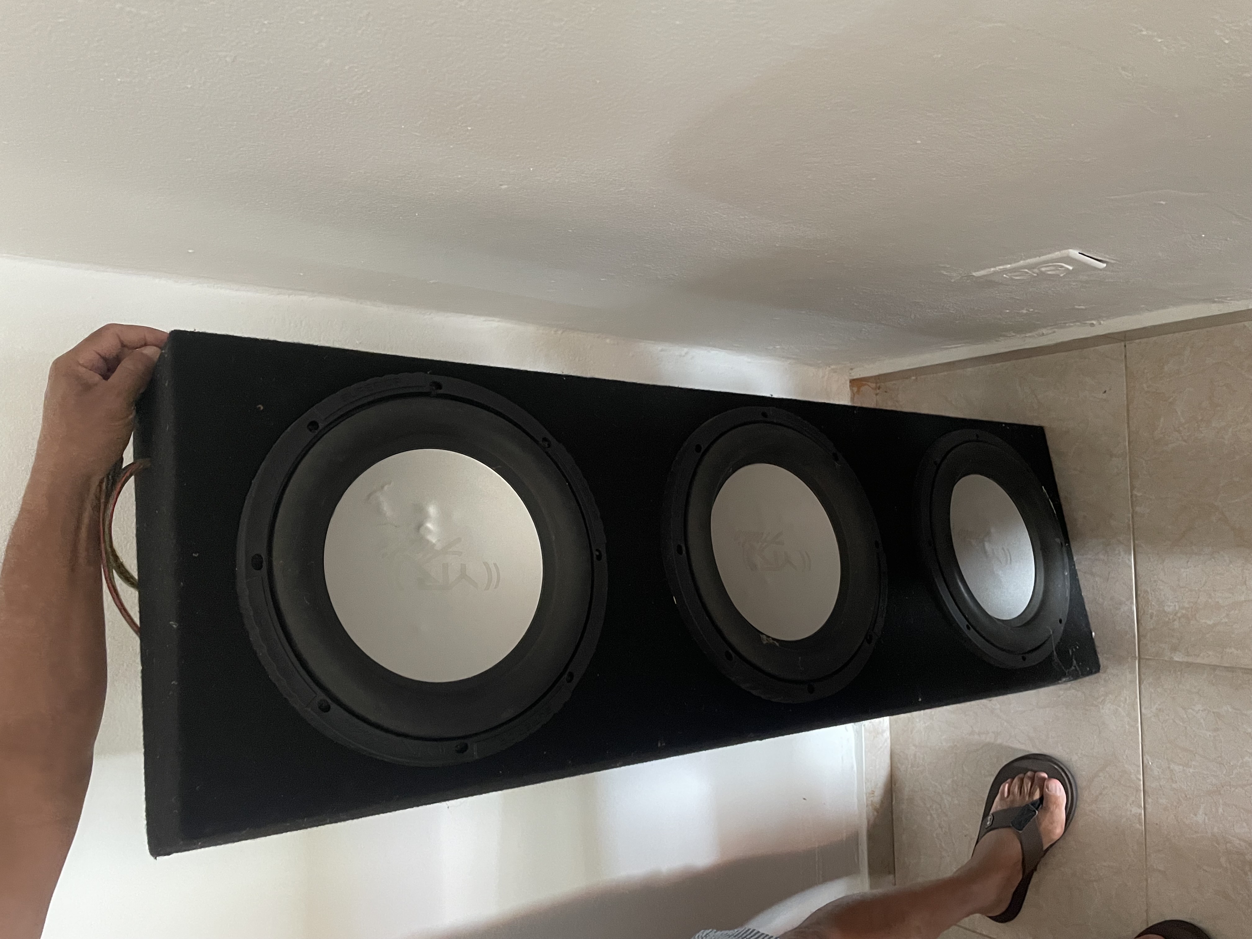 otros electronicos - BOCINA DE TRES BAJOS RD$22,000.00