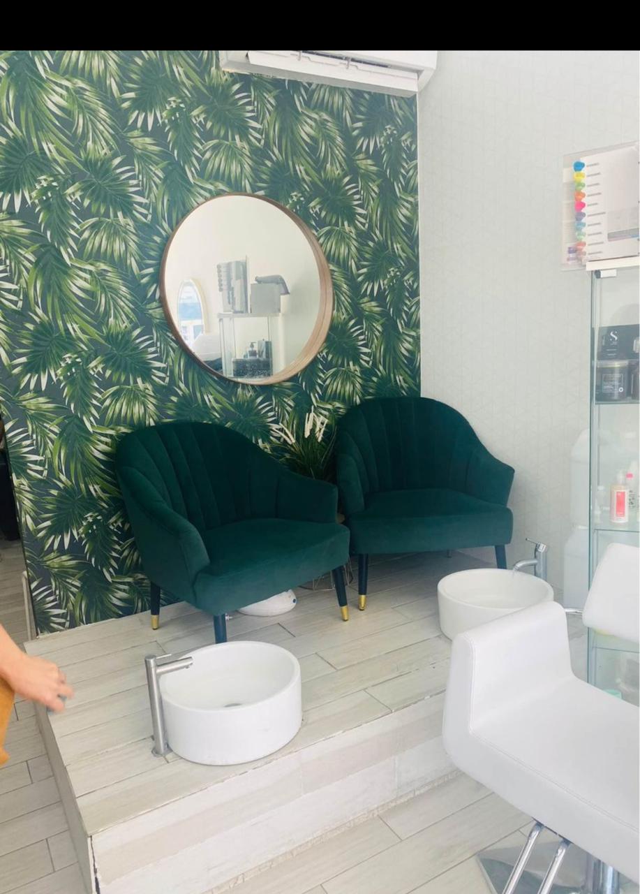negocios en venta - Vendo Punto Comercial (Salón de Belleza) Amueblado 2