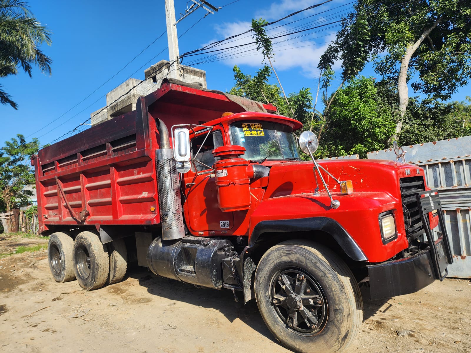 camiones y vehiculos pesados - Camion volteo Mack  1