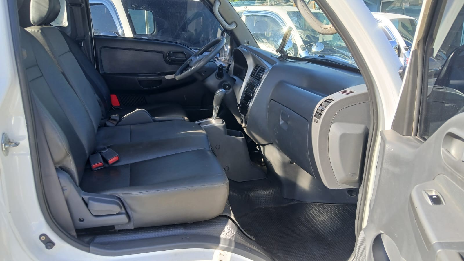 camiones y vehiculos pesados - VENDO KIA BONGO 2019 INICIAL 100 FINANCIAMIENTO DISPONIBLE  5