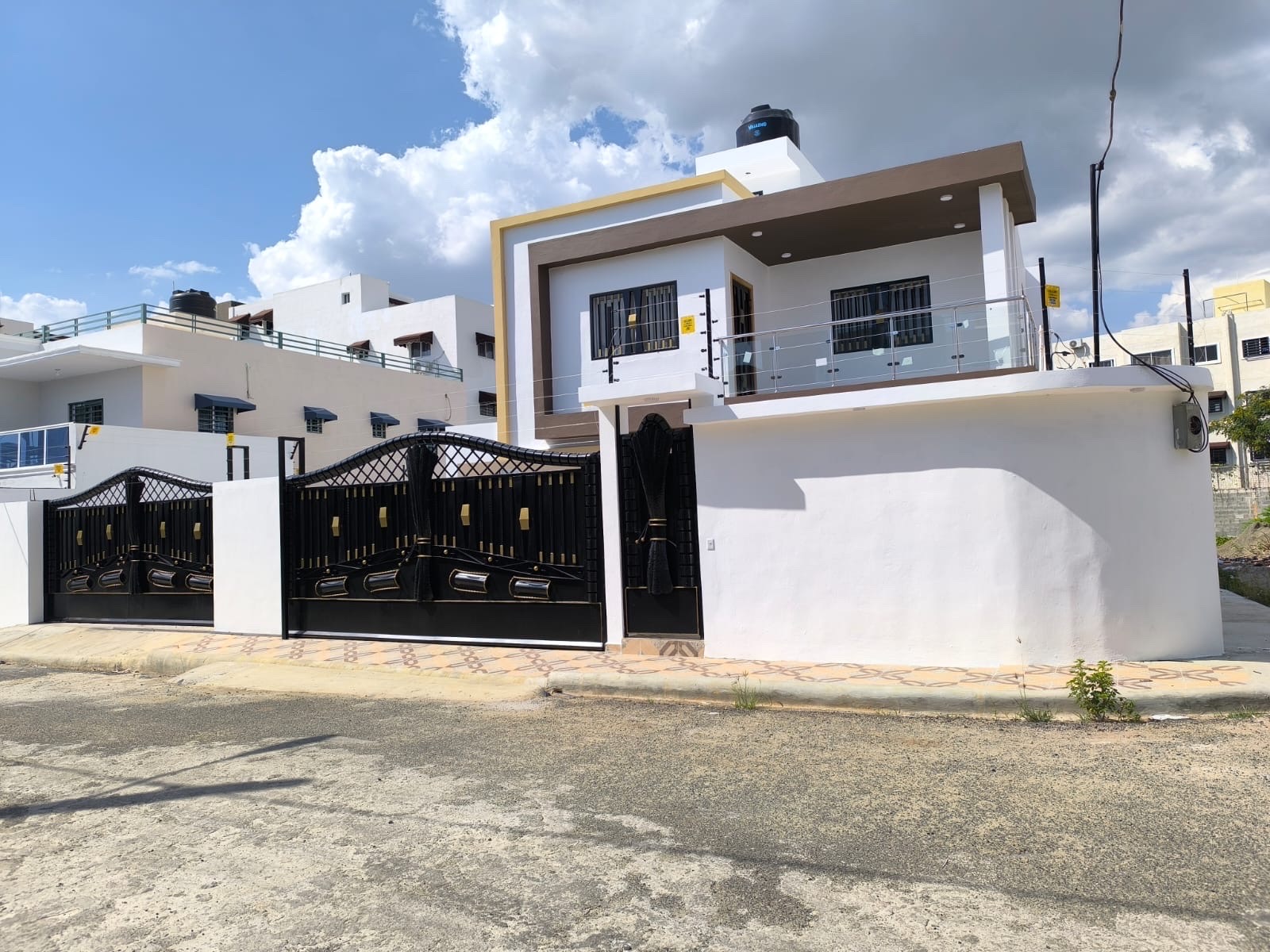 casas - venta de casa en la autopista de san isidro con piscina prado oriental 