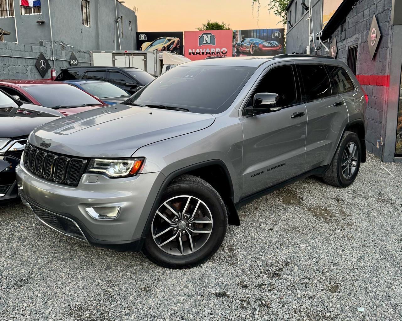 jeepetas y camionetas - JEEP GRAND CHEROKEE LIMITED 2018 8