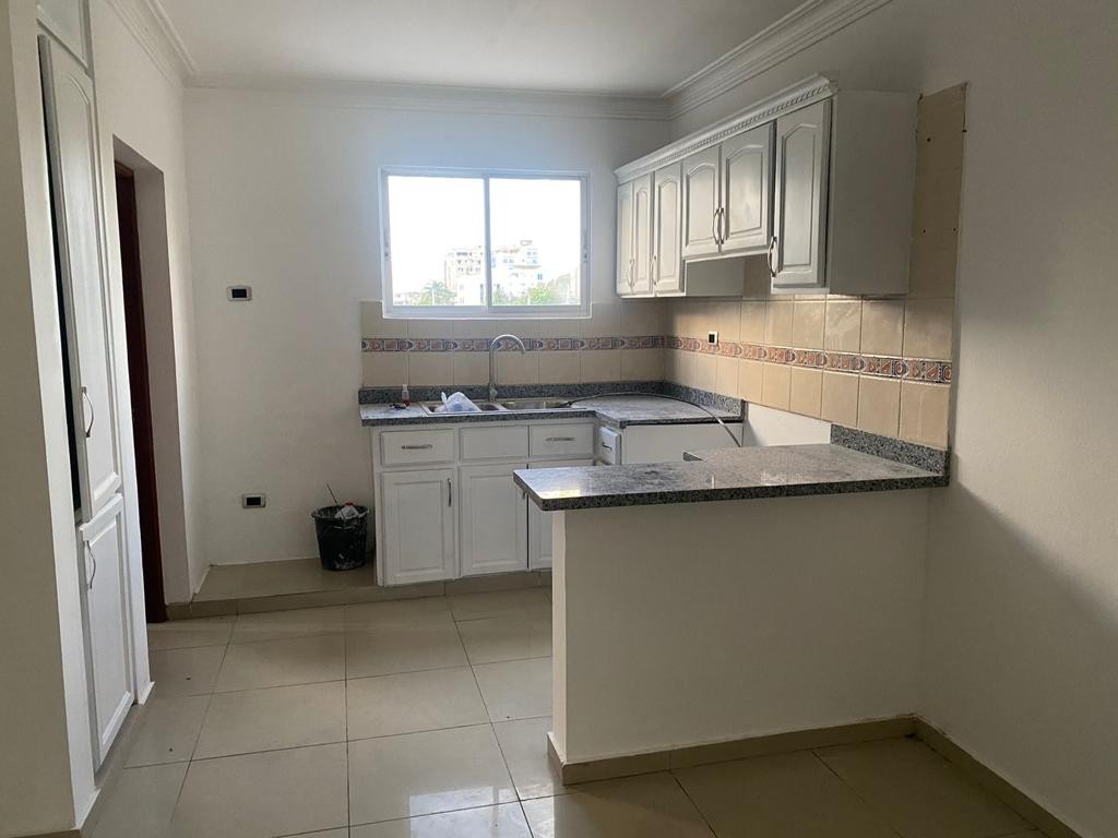apartamentos - Apartamento tercer nivel en Alma Rosa I, buen tamaño 5