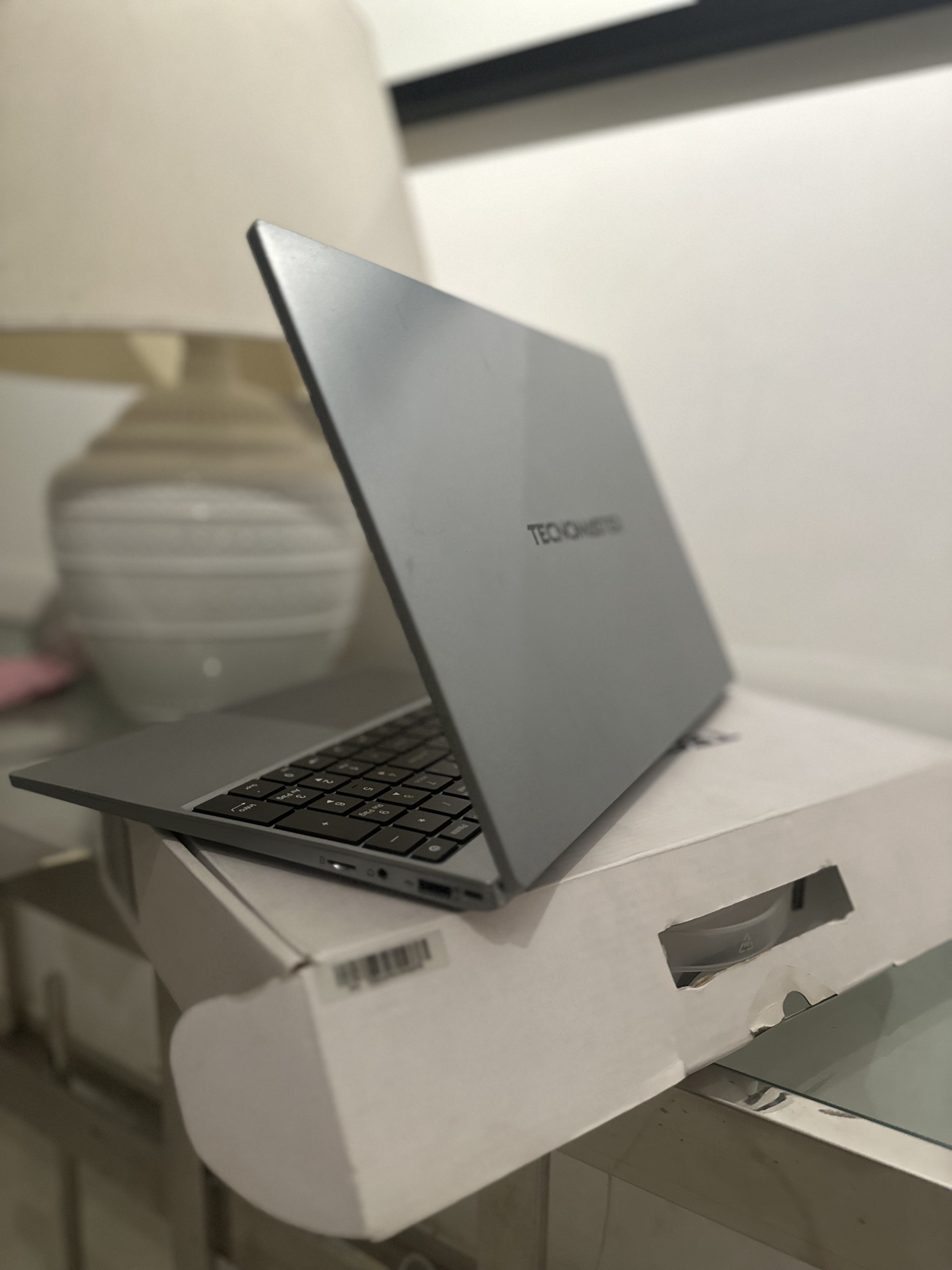 computadoras y laptops - LAPTOP TECNOMASTER RYZEN 5 256gb DE OPORTUNIDAD COMO NUEVA  1