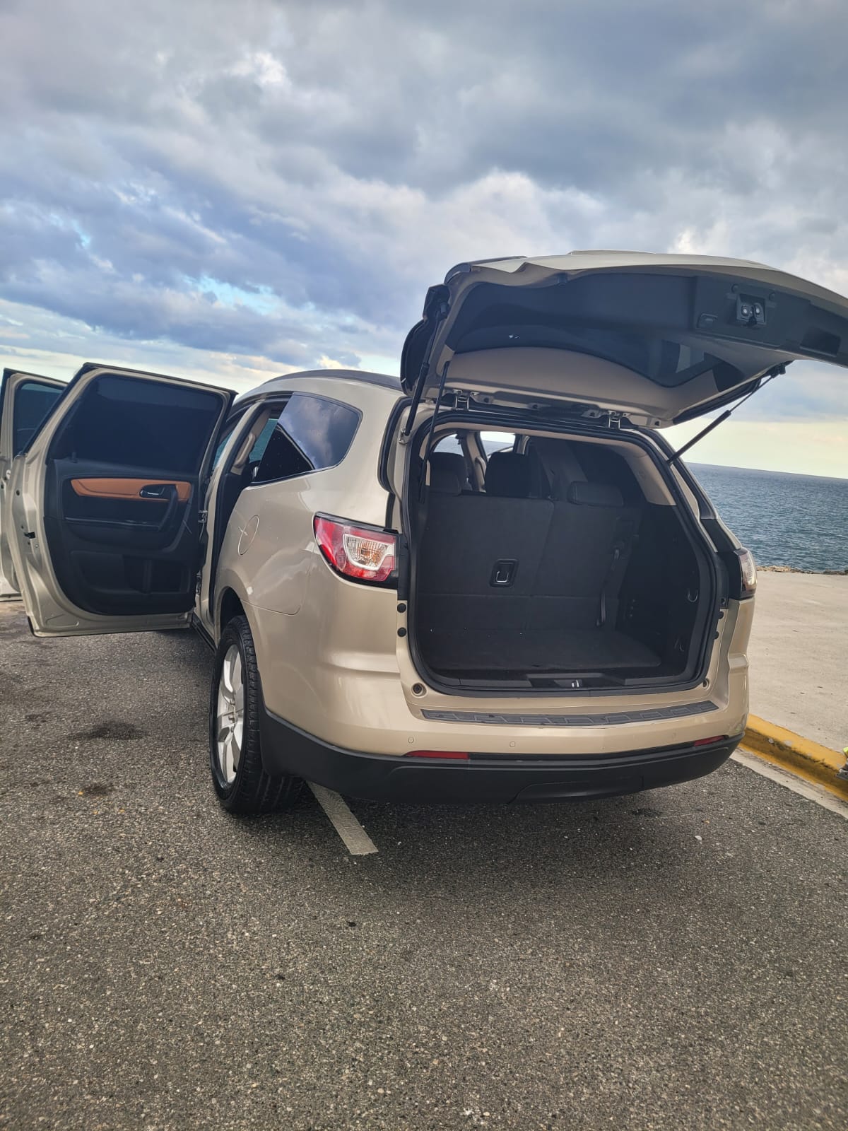 jeepetas y camionetas - Chevrolet Traverse LT 2014 *OPORTUNIDAD* 2