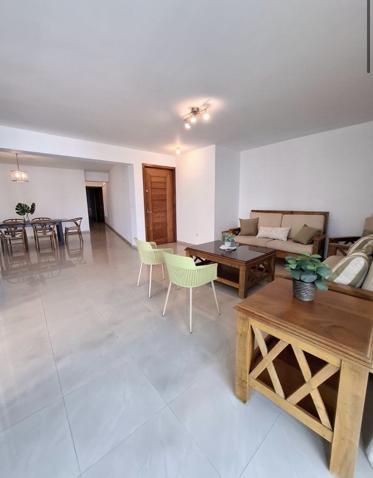 apartamentos - hermoso apartamento en sector Evaristo Morales céntrico y acogedor  3