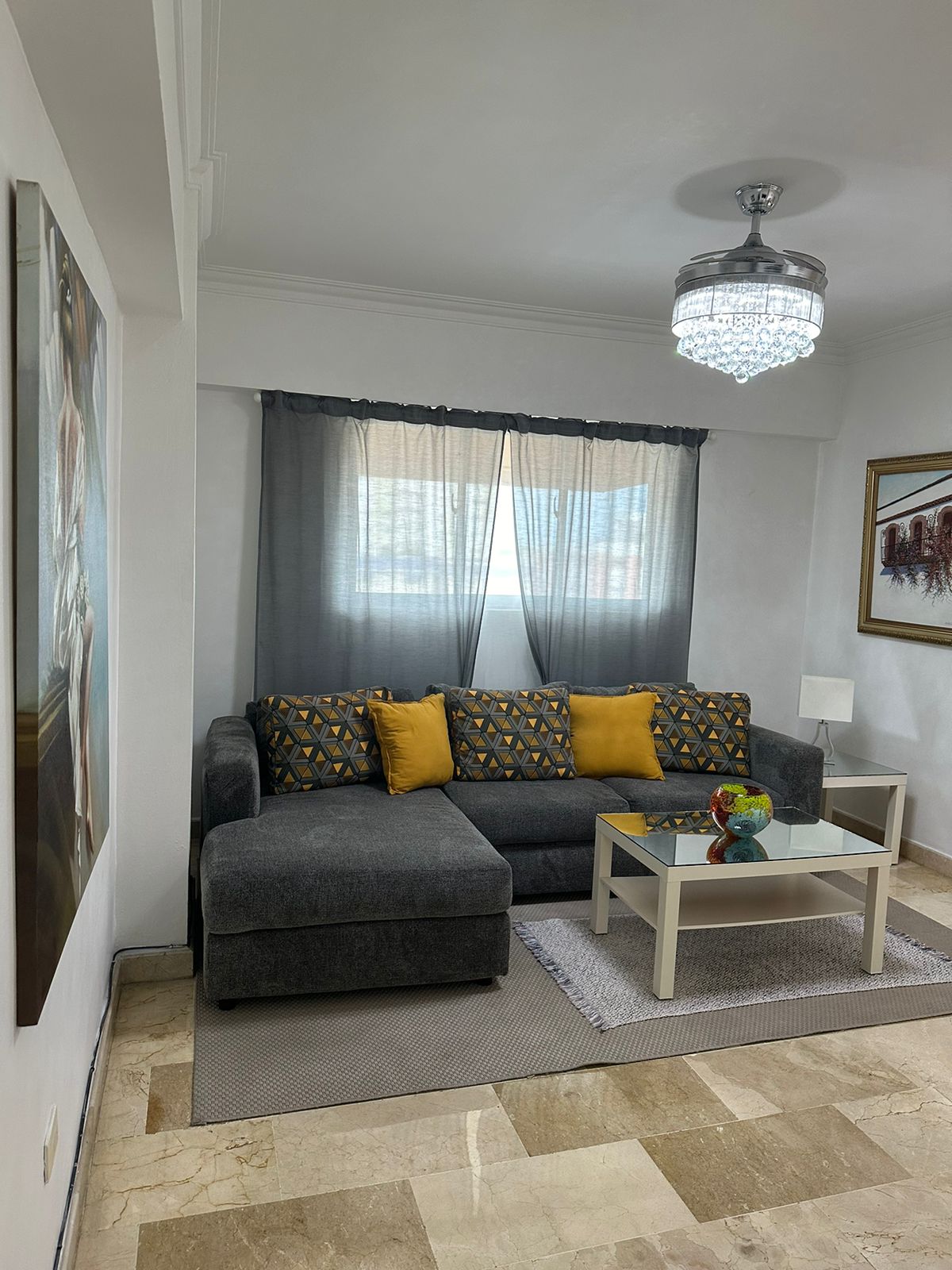 apartamentos - APTO AMUEBLADO EN GAZCUE, 2 HABS., 140 Mts.2, BALCON, 5TO PISO, TORRE HILDA MARI 5