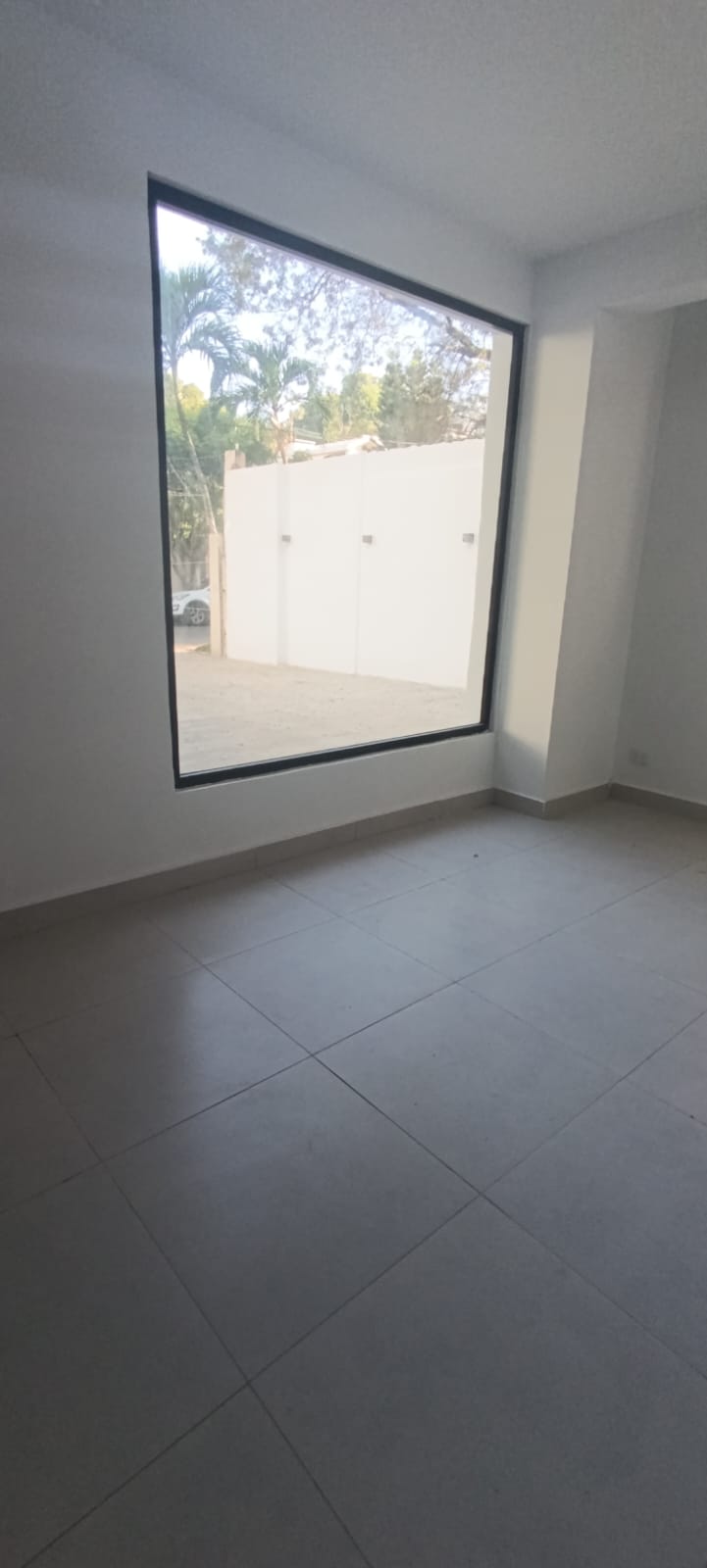 oficinas y locales comerciales - La Julia Excelen Local en Primer nivel con Terraza 1
