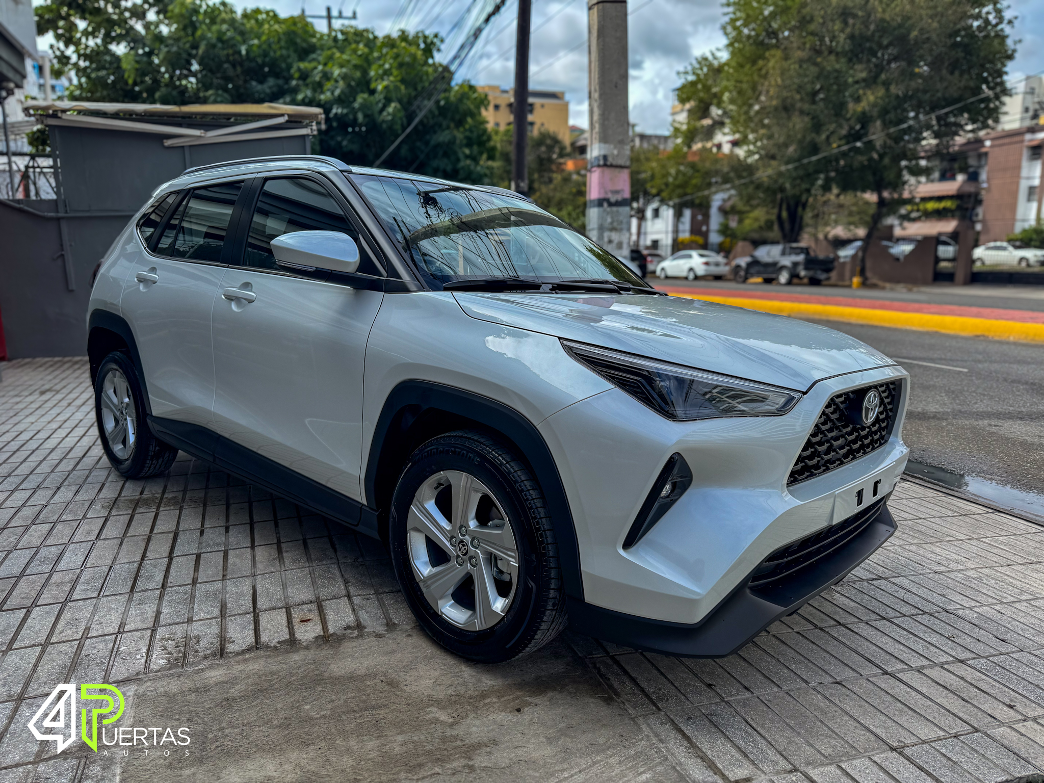 carros - Toyota Yaris Cross Full Gasolina  1