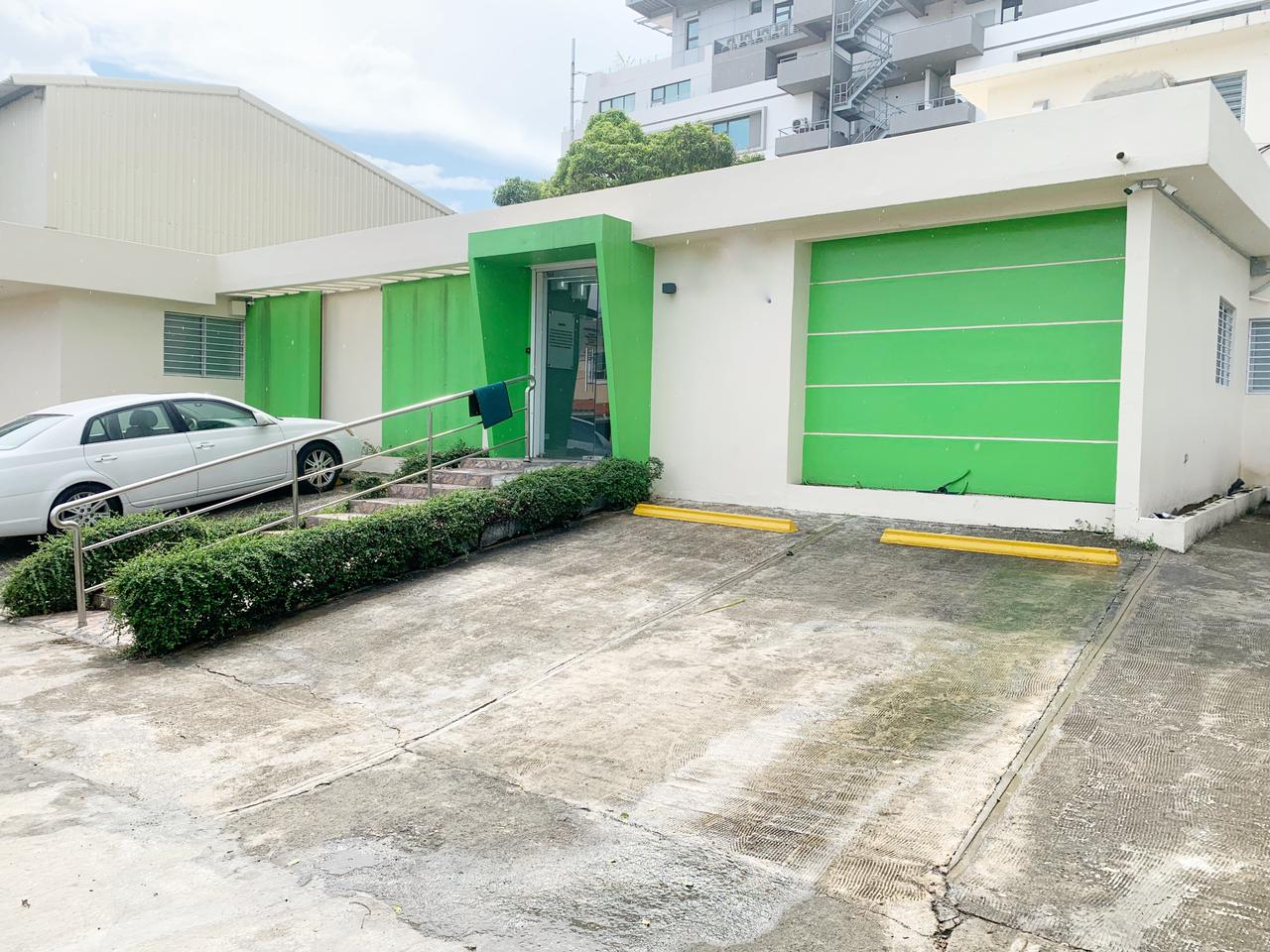 oficinas y locales comerciales - Local céntrico en los prados 2