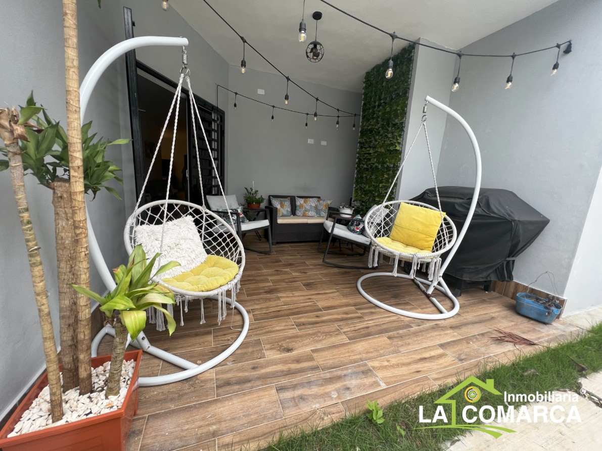 casas - Amplia y Moderna Casa de Venta en Santiago 5