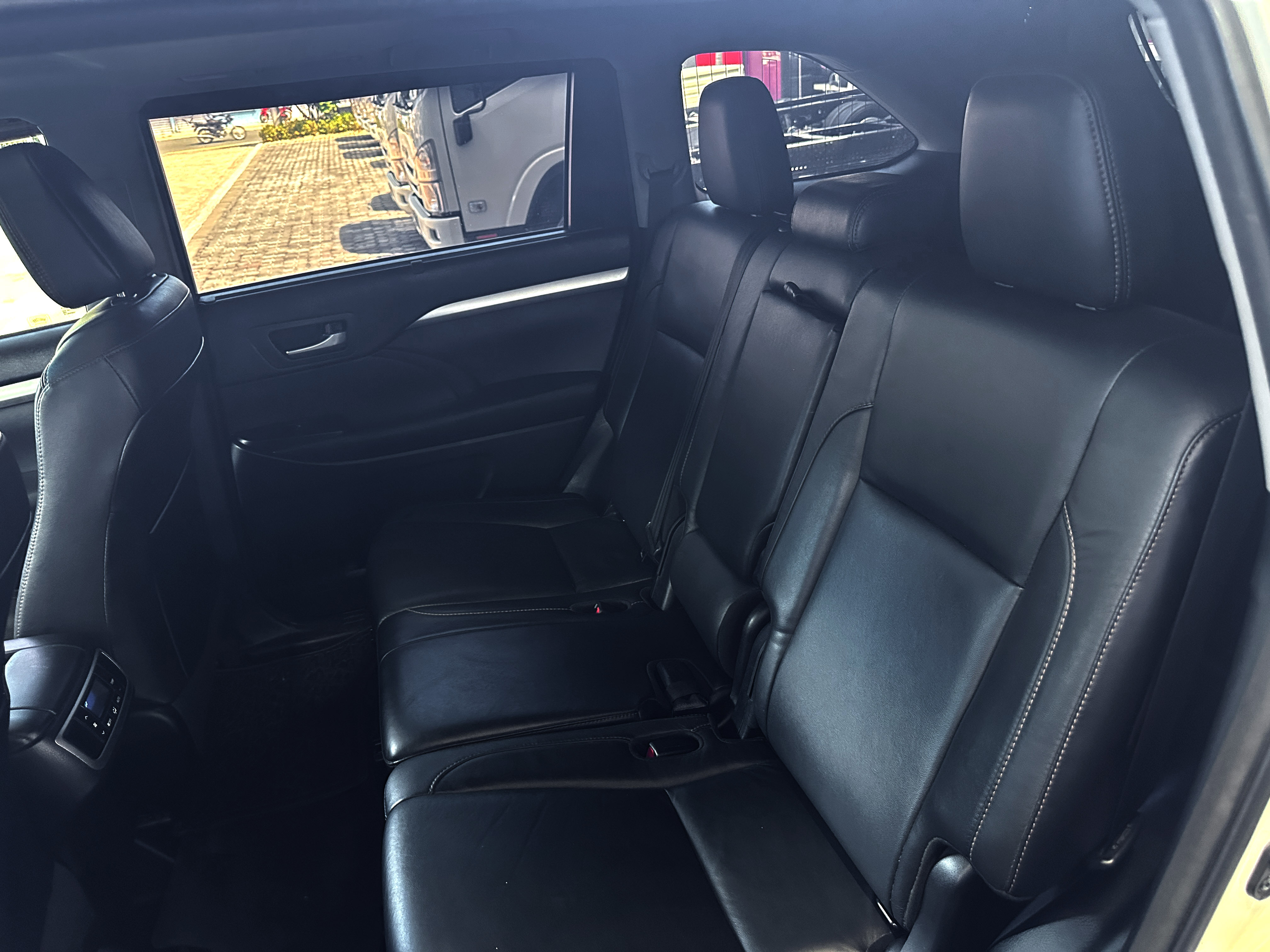 jeepetas y camionetas - Toyota Highlander XLE 2017 1