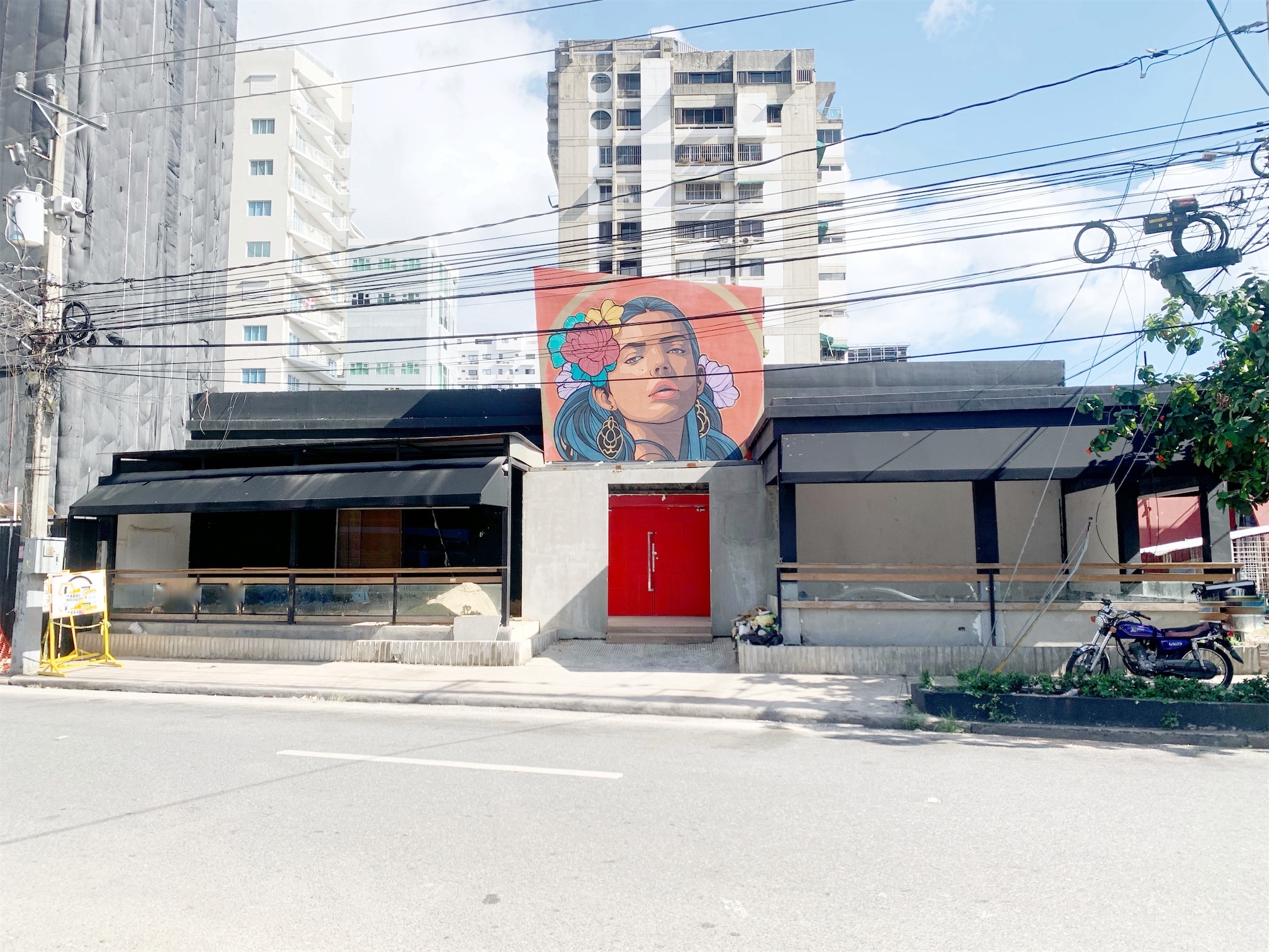 oficinas y locales comerciales - Local en naco primer nivel  3